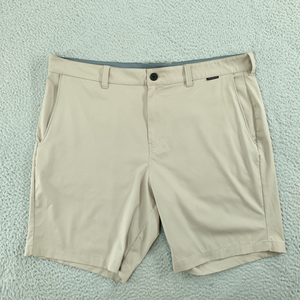 Travis Mathew Shorts Mens 38 Beige 9 Inch Stretch Chino Performance Golf Casual